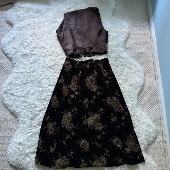 Japanese Luxury Brand: 90s Vintage brown velvet floral set matching vest + skirt - Picture 2 of 8
